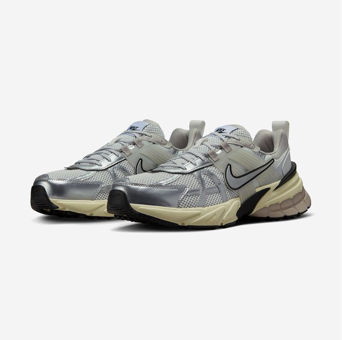 나이키 V2K 런 서밋 화이트 퓨어 메탈릭 실버 HJ4497-100